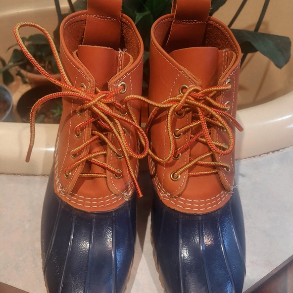 Women's LL Bean waterproof boots size 9 N - Picture 3 of 4